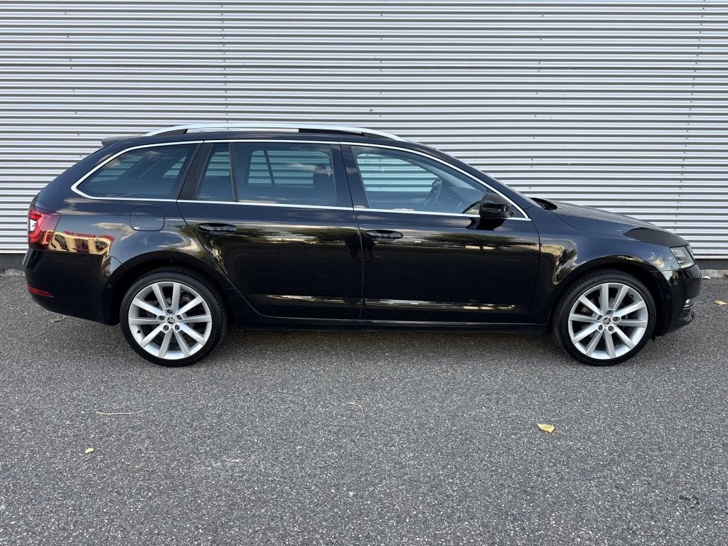 Skoda Octavia Combi 1.4 TSI Grt Sty. Bns NAP Pano Led Camera, Automaat, Gebruikt, Euro 6, 4 cilinders