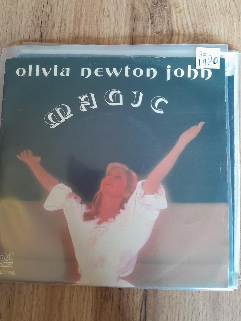 Olivia newton john 7inch magic, Ophalen of Verzenden, Zo goed als nieuw, Pop
