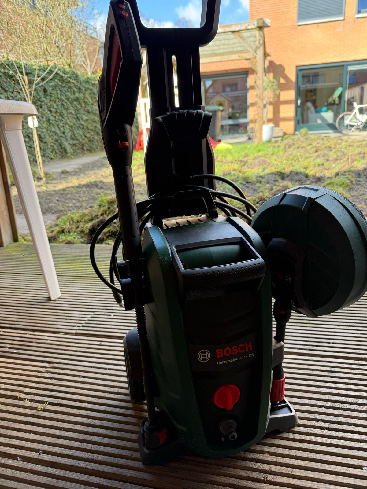 Bosch aquatak 135, Ophalen of Verzenden, Zo goed als nieuw, Elektrisch, Met regelbare waterdruk