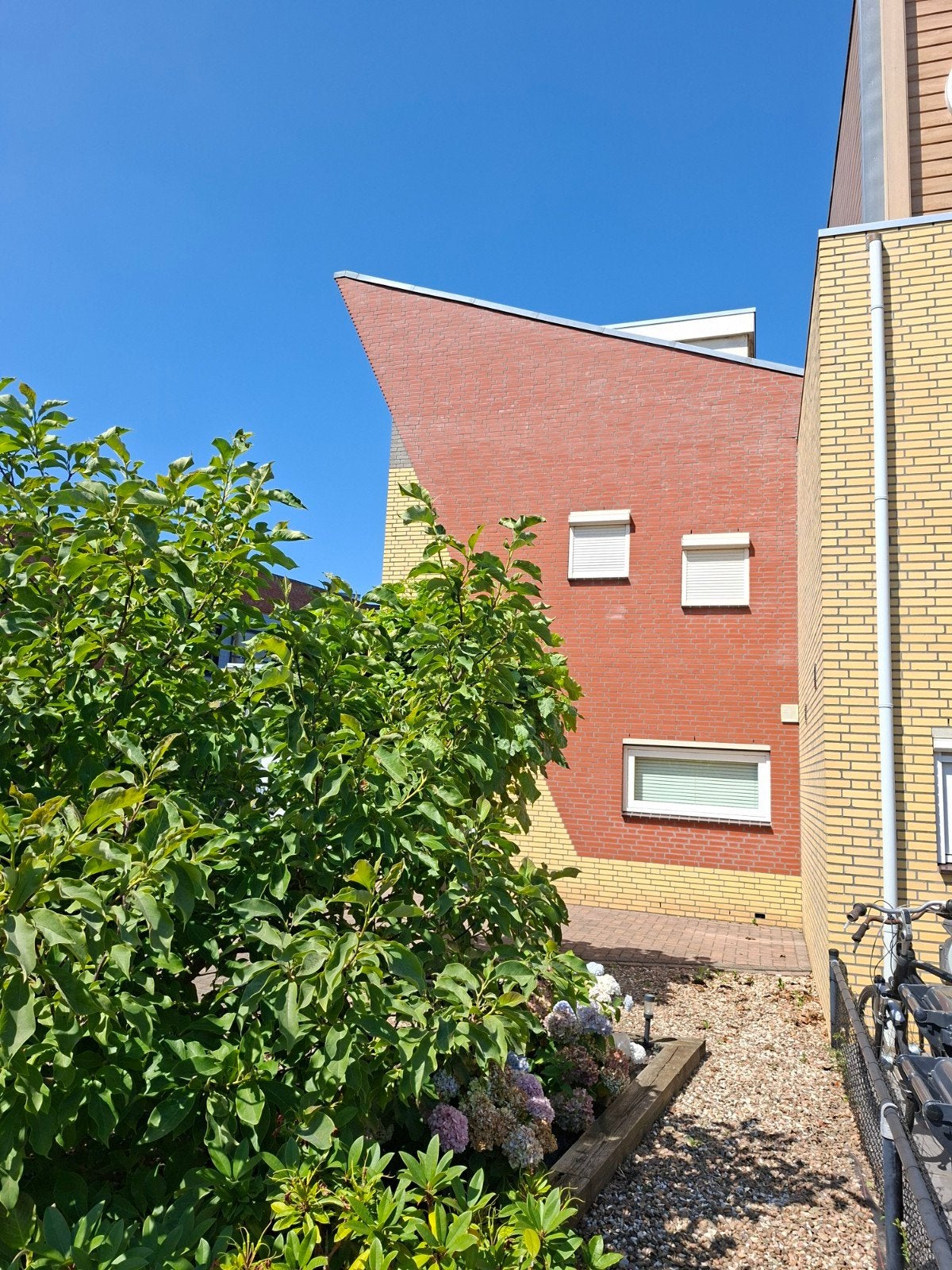 Witte buiten rolluiken RAL9010 -  wegens vervanging kozijnen, Doe-het-zelf en Verbouw, Rolluiken, Ophalen, Gebruikt, Minder dan 100 cm