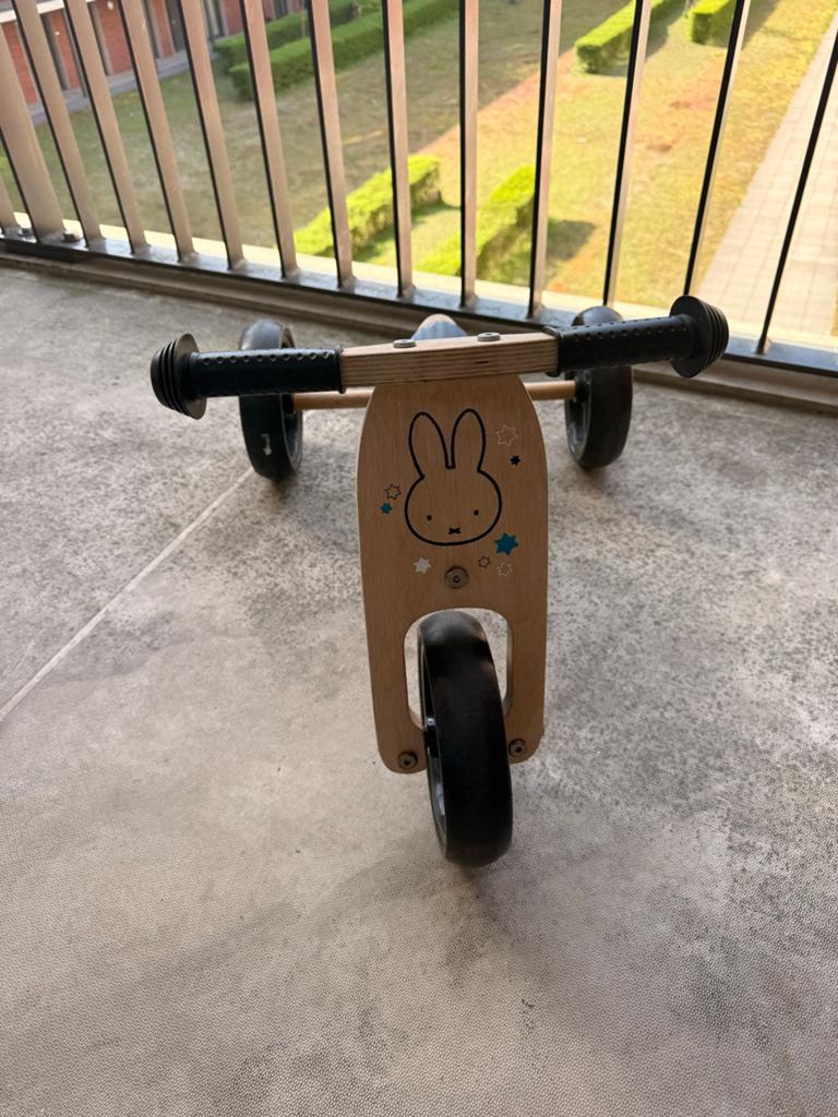 Houten loopfiets Nijntje - 3 wielen, Ophalen, Zo goed als nieuw
