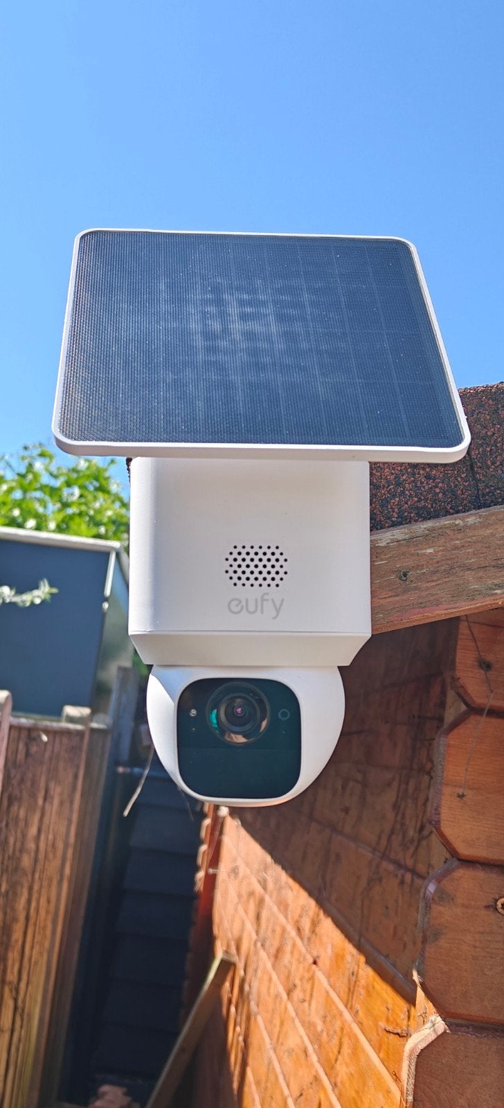 Eufy Beveiligingscamera met Zonnepaneel en HomeBase 2, Eufy, 1000 1st Ave S, Seattle, WA 98134, USA, Ophalen of Verzenden, Zo goed als nieuw