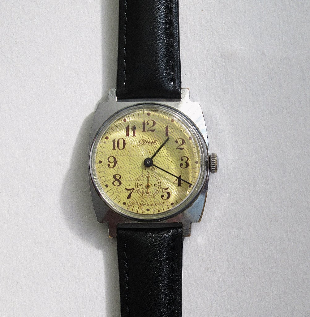 Vintage Zim Pobeda Sovjet mechanisch heren horloge, 70 jaren, Ophalen of Verzenden, Gebruikt, Leer, Overige merken