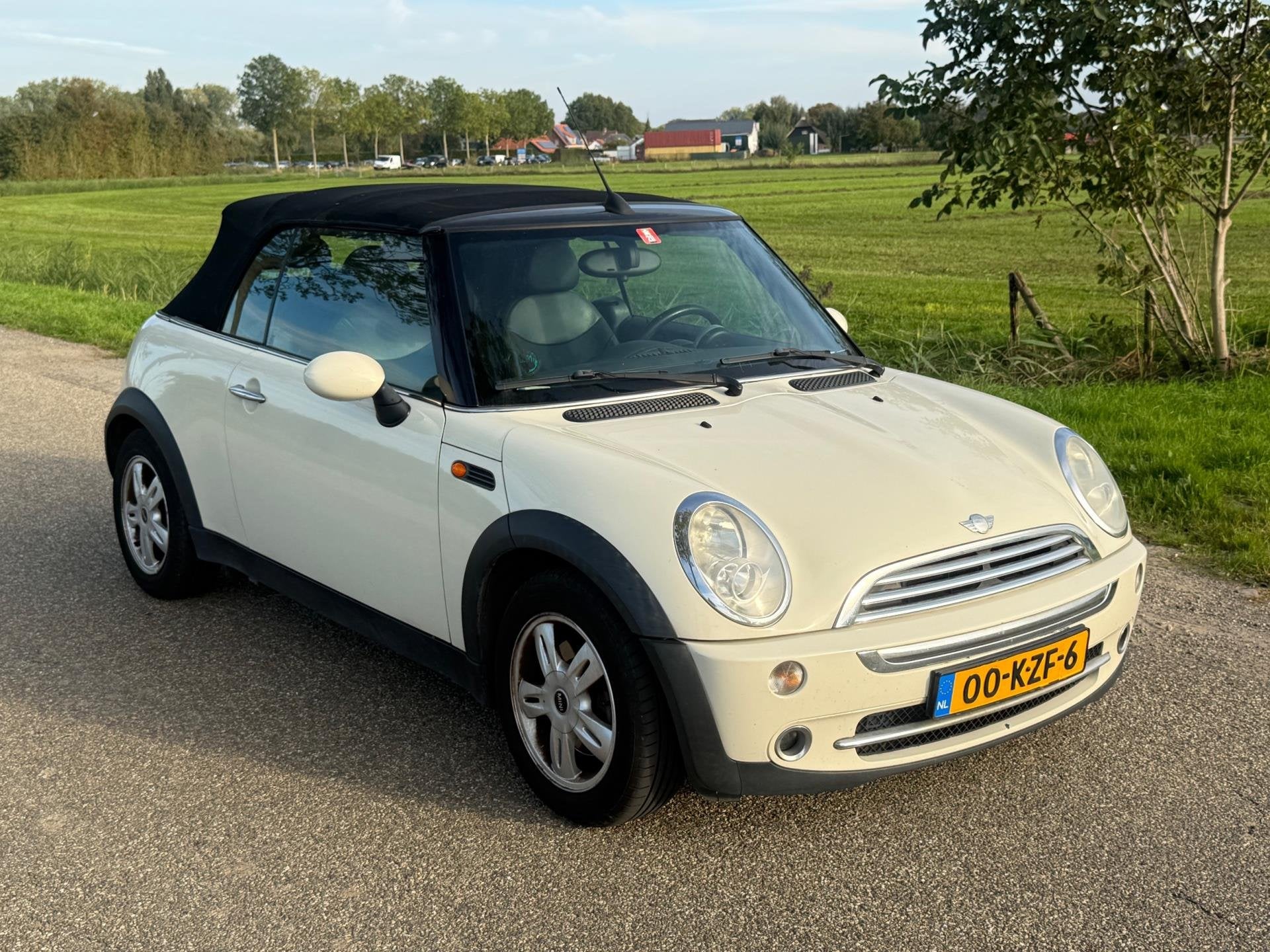 Mini Mini Cabrio 1.6 Cooper Airco APK 11-2026, Voorwielaandrijving, Gebruikt, Zwart, 4 cilinders