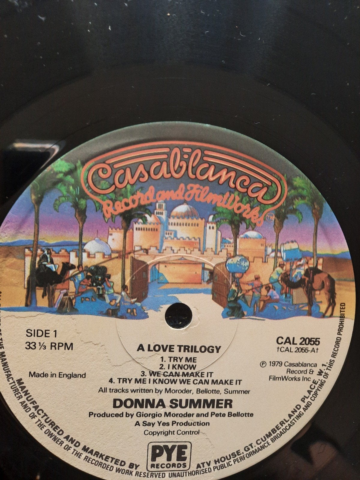 Foto 6 van Donna Summer - A Love Trilogy LP (Nieuwstaat)