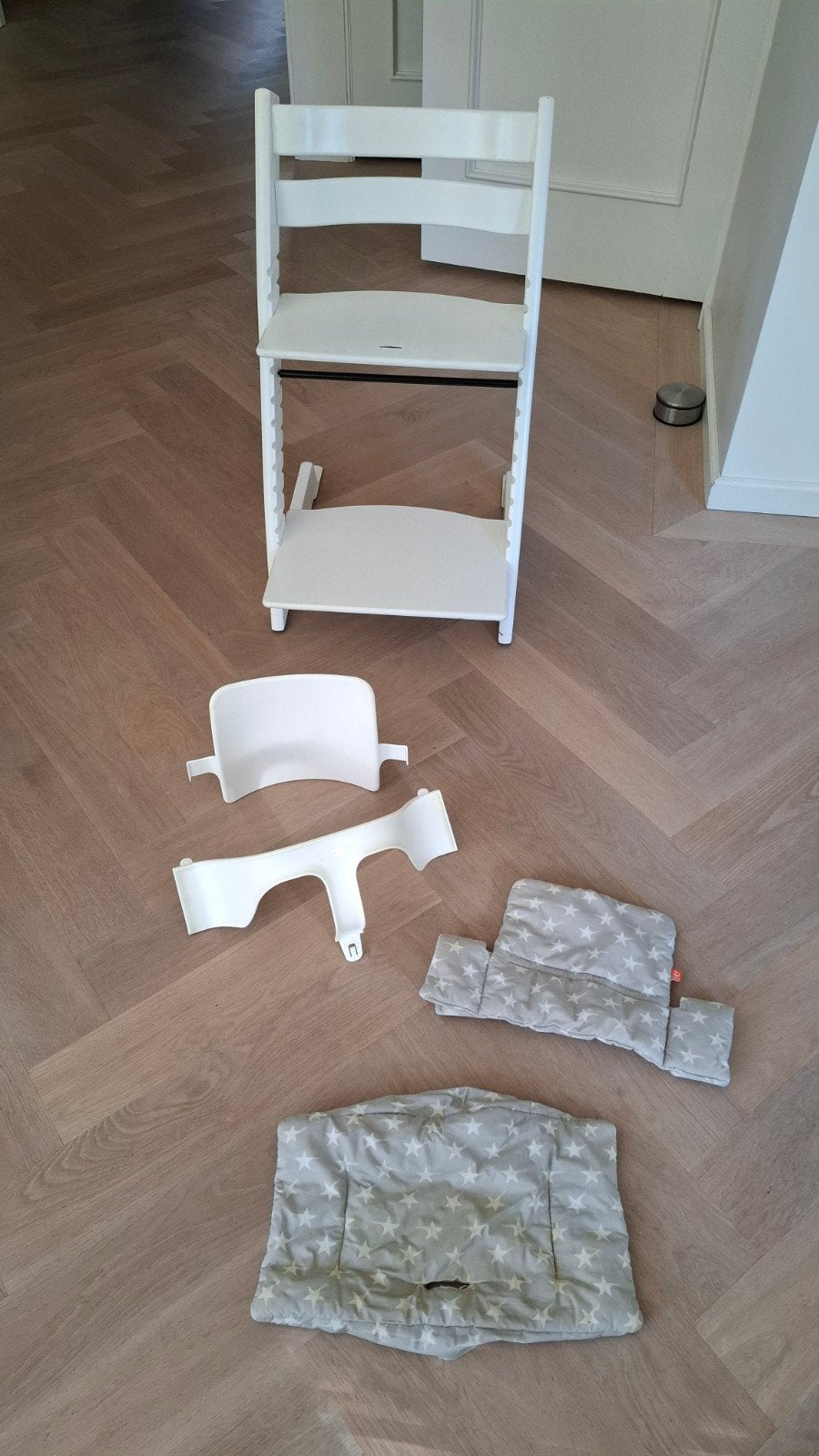 Stokke Tripptrapp kinderstoel wit met babyset en hoes, Kinderen en Baby's, Ophalen, Gebruikt, Meegroeistoel, Stoelverkleiner