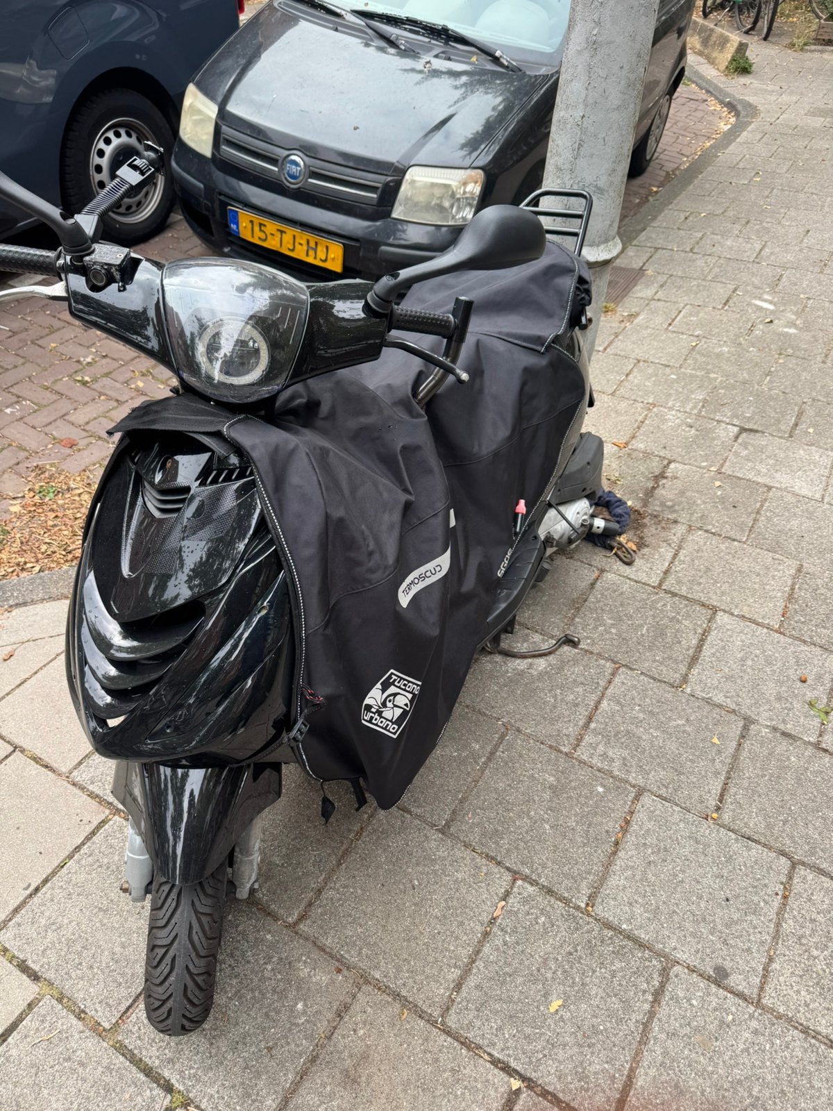 Piaggio Zip 2011 - 50cc 4T 2V met beenkleed en extra's, Ophalen, Piaggio, Zo goed als nieuw, Benzine