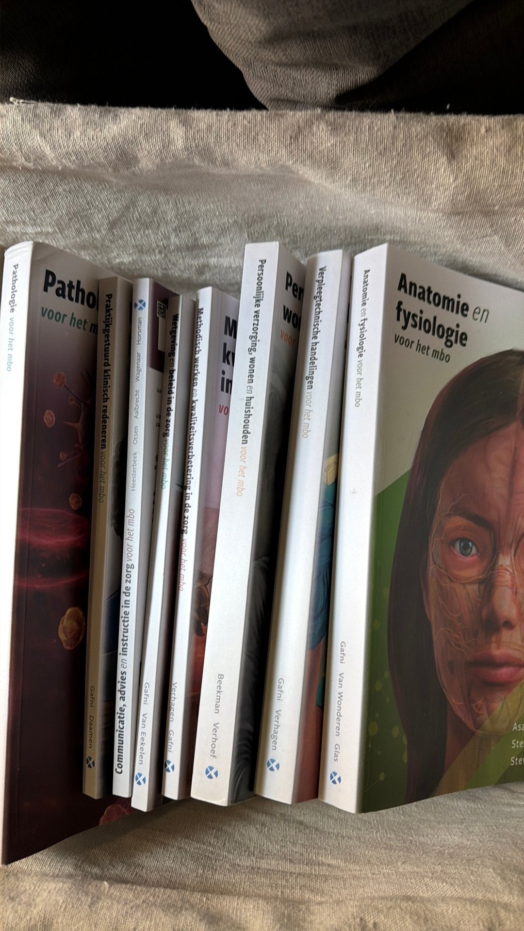 Boeken opleiding verzorgende of verpleegkundige, Ophalen of Verzenden, Zo goed als nieuw, Damesbladen