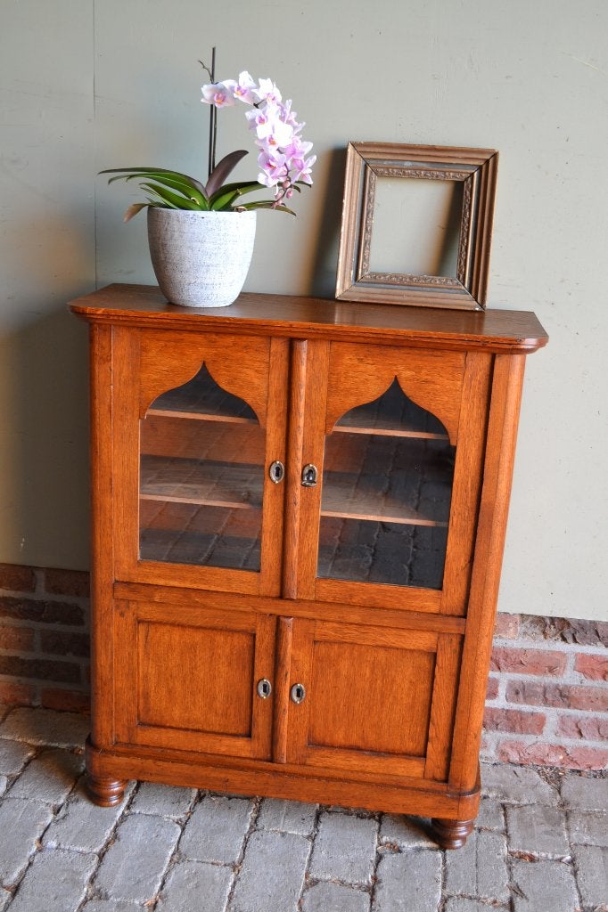 Prachtig antiek eiken houten vitrinekastje, poortkastje., Antiek en Kunst, Verzenden
