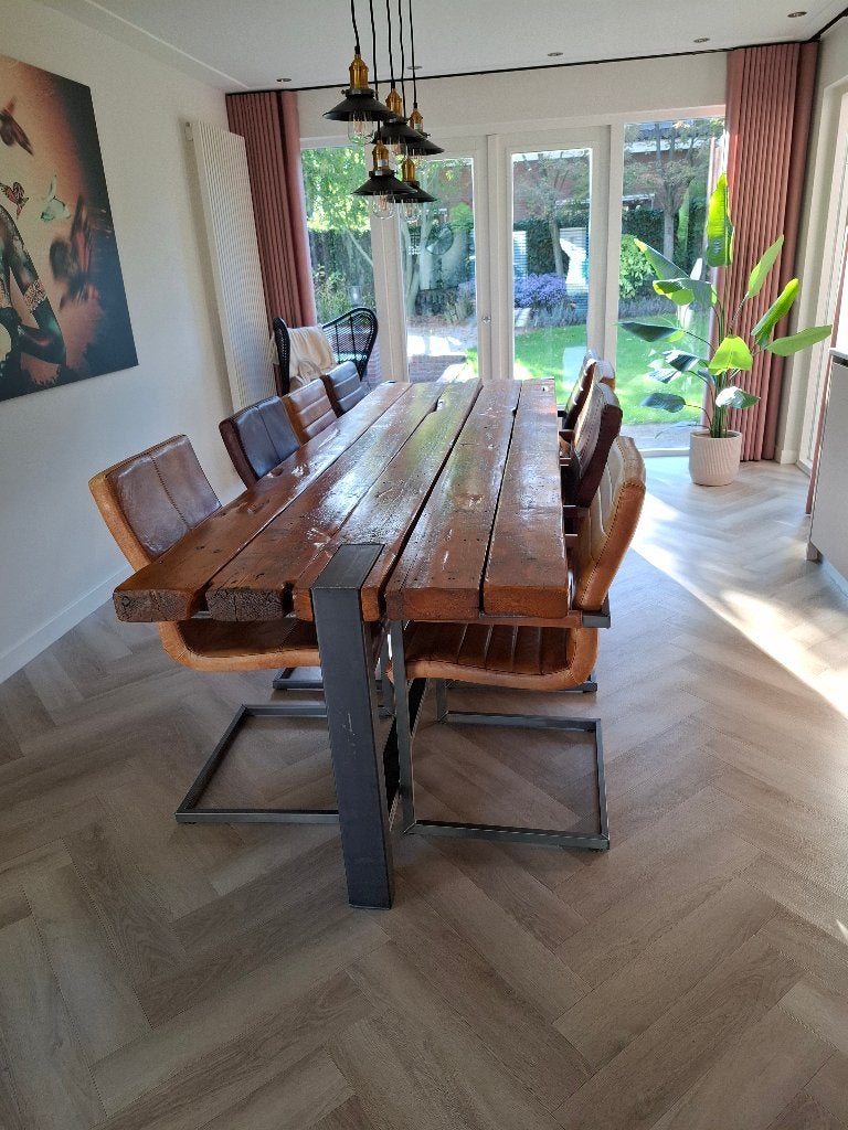 Unieke eethoek met tafel, stoelen en lamp, Ophalen, Gebruikt, Industrieel, 6 tot 8 stoelen