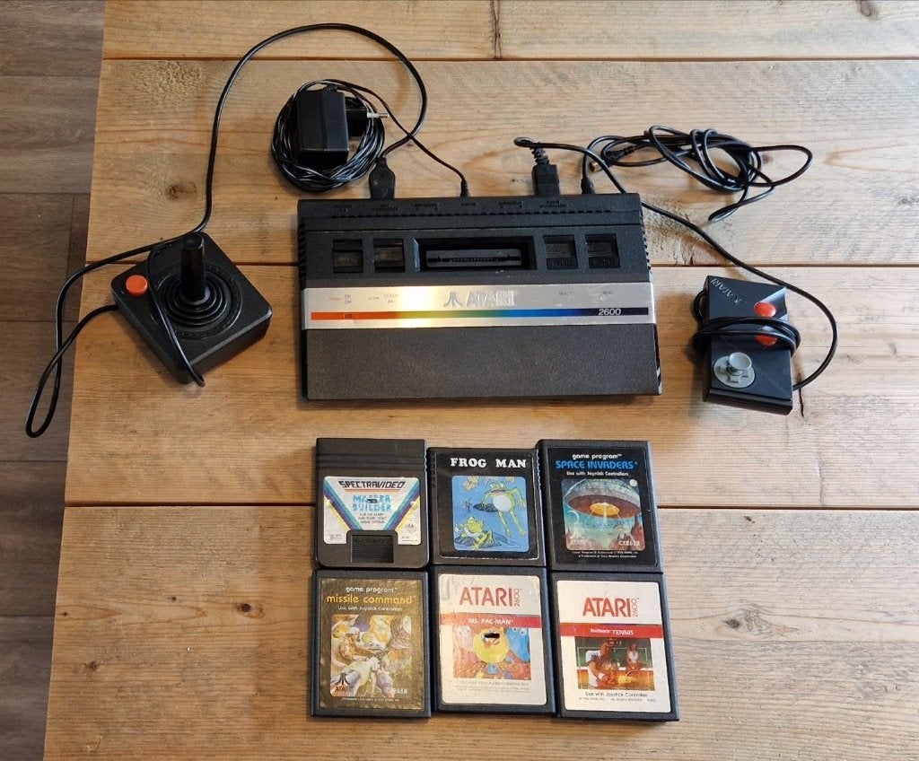 Atari 2600 met 6 games, Gebruikt, 1 speler, Atari 2600, Vanaf 7 jaar