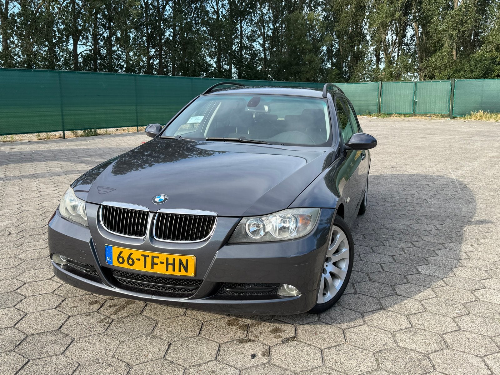 BMW 3-Serie 2.0 I 320 Touring 2006 Grijs - 1500 meneemprijs, Auto's, 13 km/l, 1995 cc, Zwart, 4 cilinders