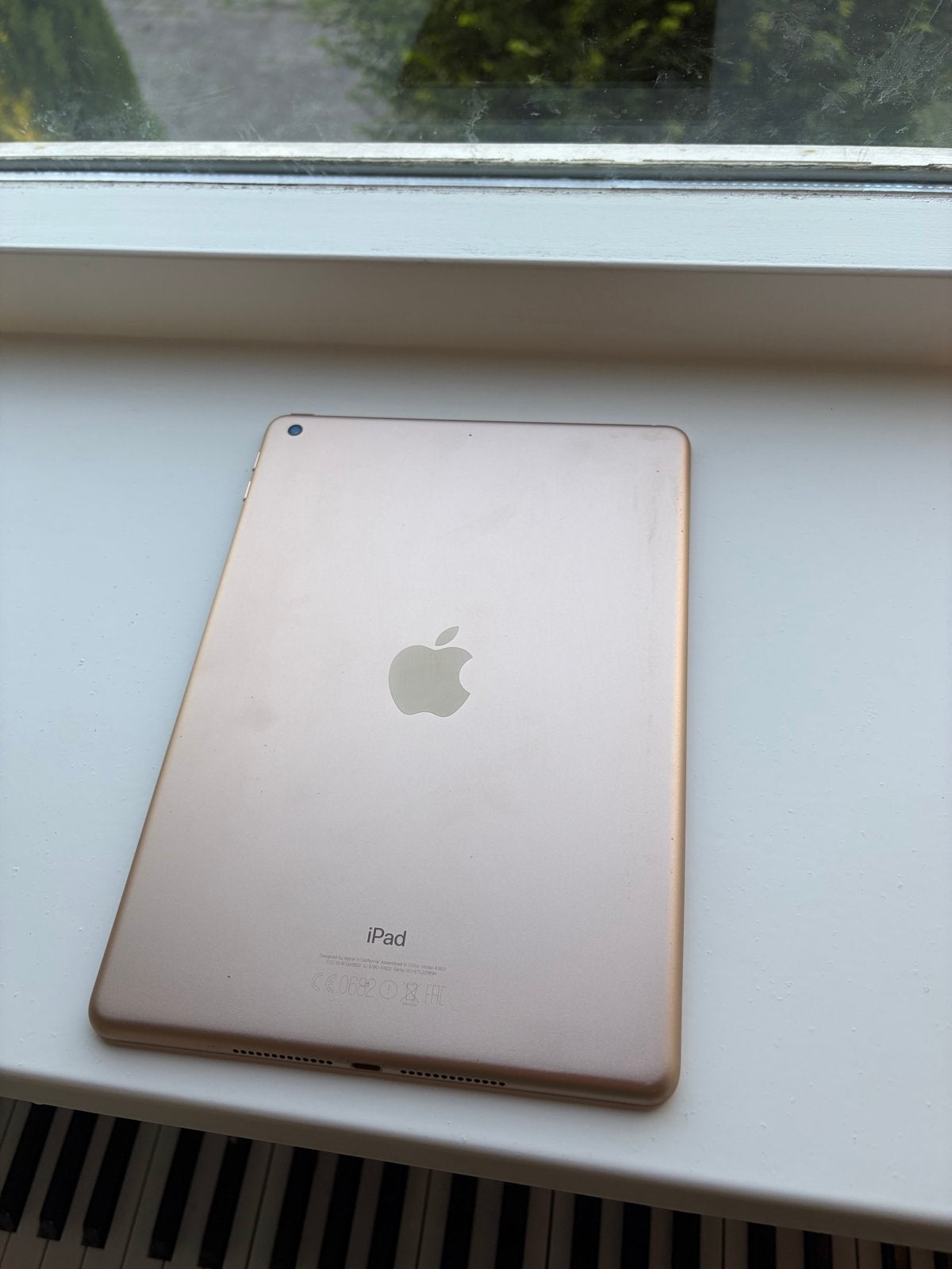 iPad 5e generatie 32GB - Nette staat, Computers en Software, Apple iPads, Gebruikt, Apple iPad, 32 GB, Goud, Ophalen