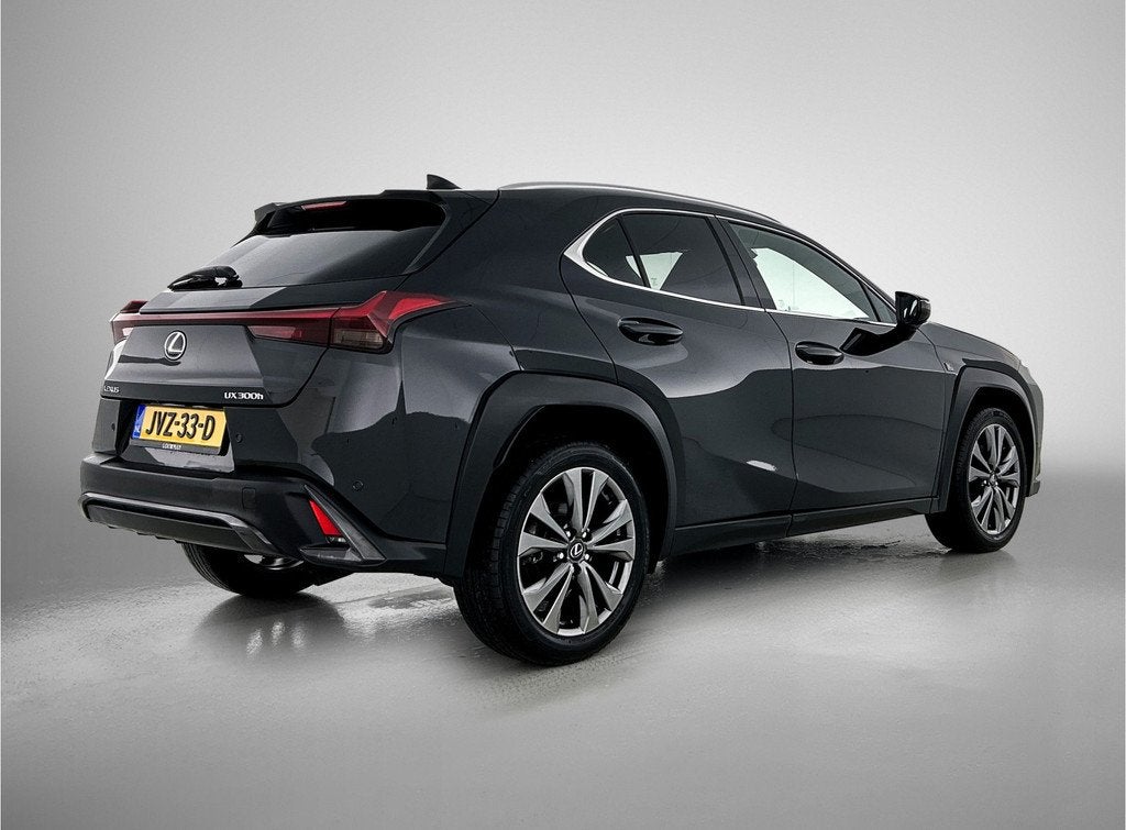 Lexus UX 300h F SPORT Design (bj 2024, automaat), Auto's, 12 maanden, Gebruikt, 4 cilinders, Zwart
