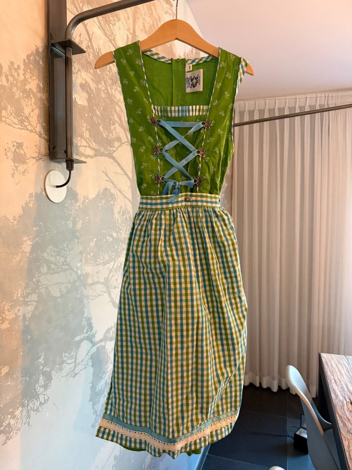 Meisjes Dirndl maat 116 - Zo goed als nieuw, Ophalen of Verzenden, Zo goed als nieuw, Meisje, Jurk of Rok