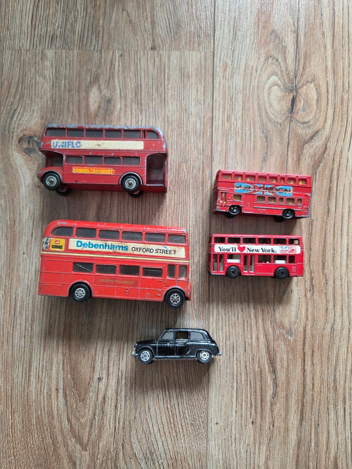 Vintage Corgi en Matchbox London bussen en taxi, Hobby en Vrije tijd, Ophalen of Verzenden, Gebruikt, Auto, Corgi