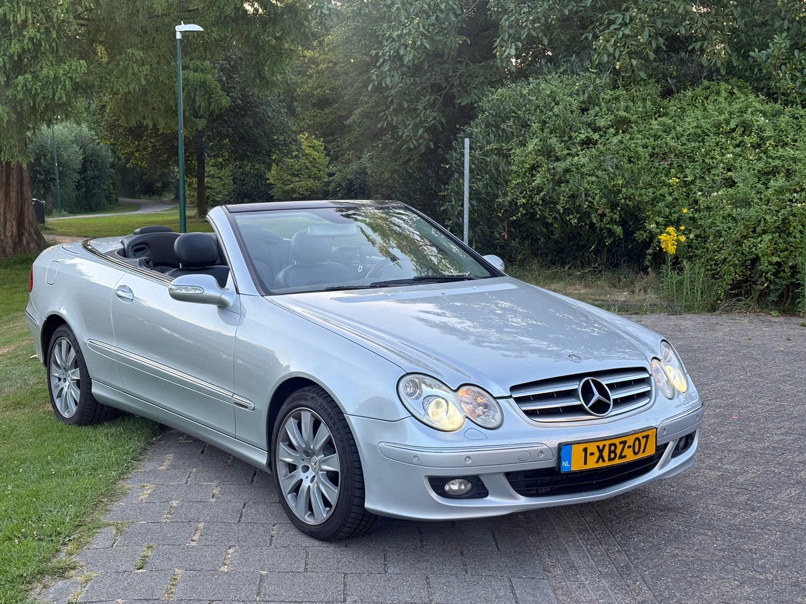 Mercedes-Benz CLK 3.5 Clk350 Cabriolet AUT 2005 Grijs, Auto's, Mercedes-Benz, Automaat, Achterwielaandrijving, Zwart, Cabriolet