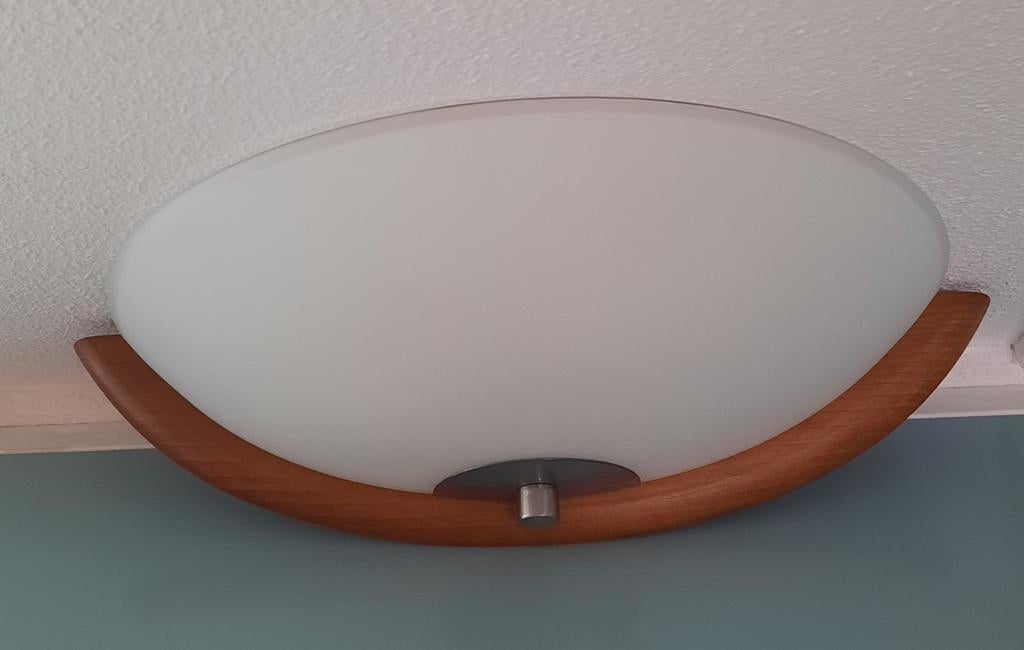 Vintage IKEA wandlamp met houten accent, Huis en Inrichting, Lampen | Wandlampen, Ophalen of Verzenden, Gebruikt, Glas, Vintage, Scandinavisch, Klassiek