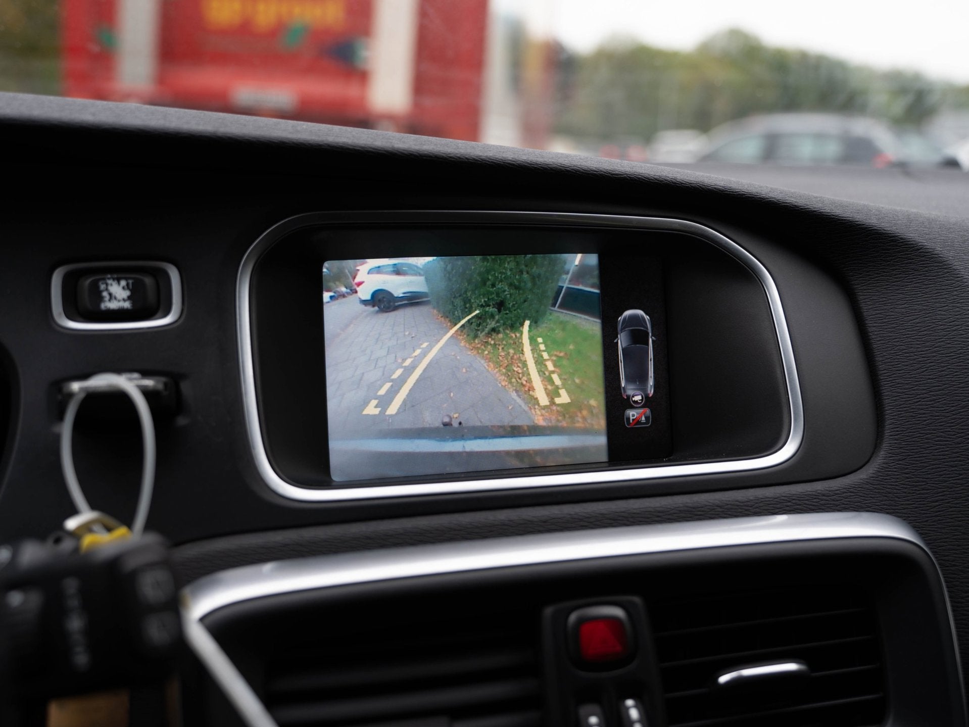 Volvo V40 1.6 D2 Momentum | PARKEER CAMERA | LEDER ZWART | C, Auto's, Voorwielaandrijving, 28 km/l, Gebruikt, Zwart