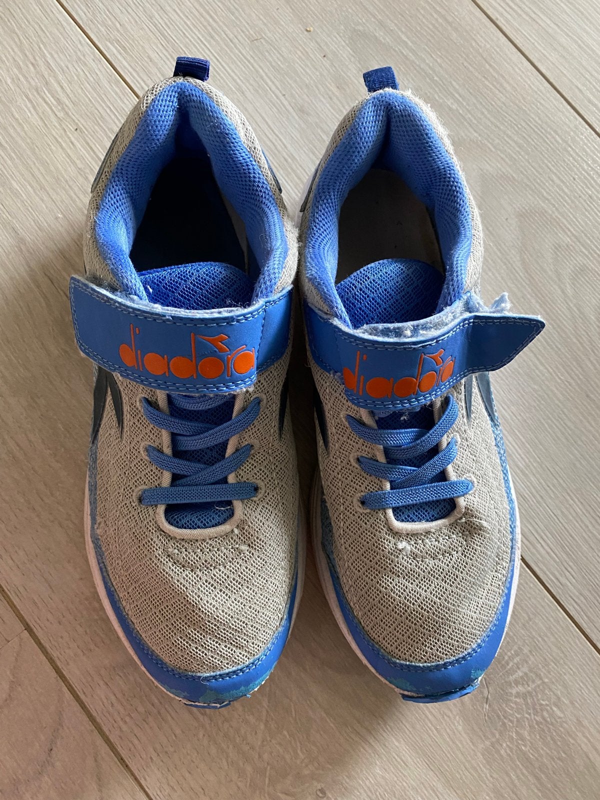 Diadora stevige Sportschoenen Maat 36.5 - Grijs/Blauw, Ophalen of Verzenden, Gebruikt, Jongen of Meisje, Sportschoenen