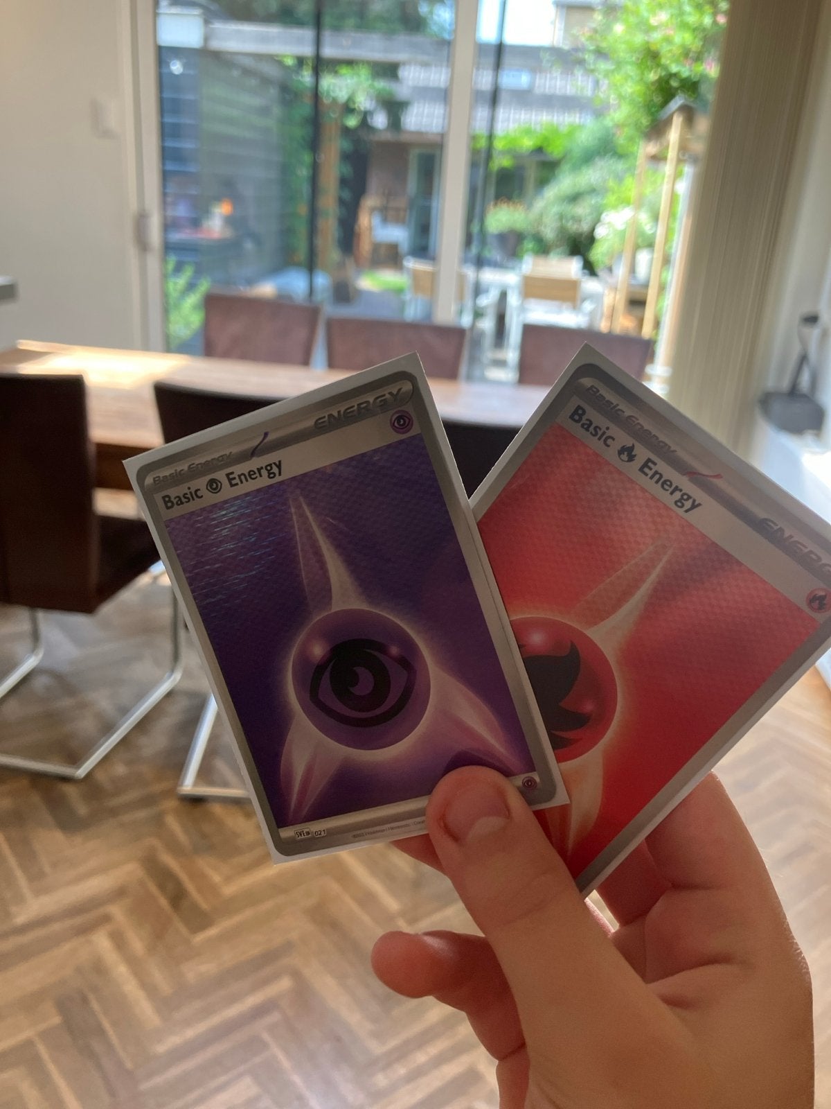 Twee Holo Basic Energy Pokémon kaarten, Ophalen of Verzenden, Zo goed als nieuw, Meerdere kaarten, Foil