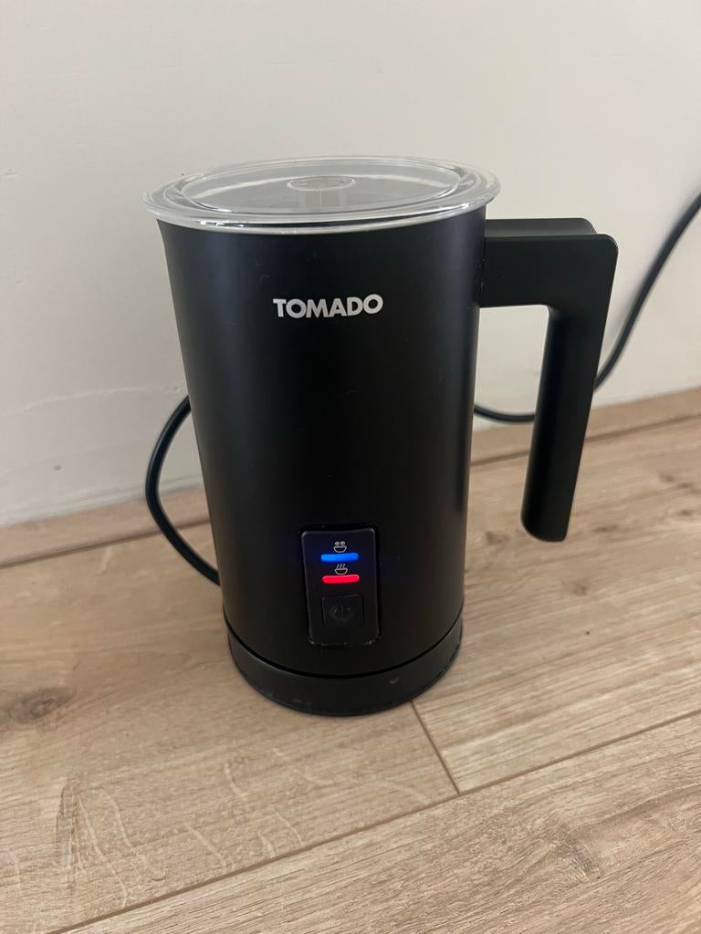 Tomado TMF1201B Melkopschuimer - Zwart, Ophalen of Verzenden, Zo goed als nieuw, Elektrische melkopschuimer