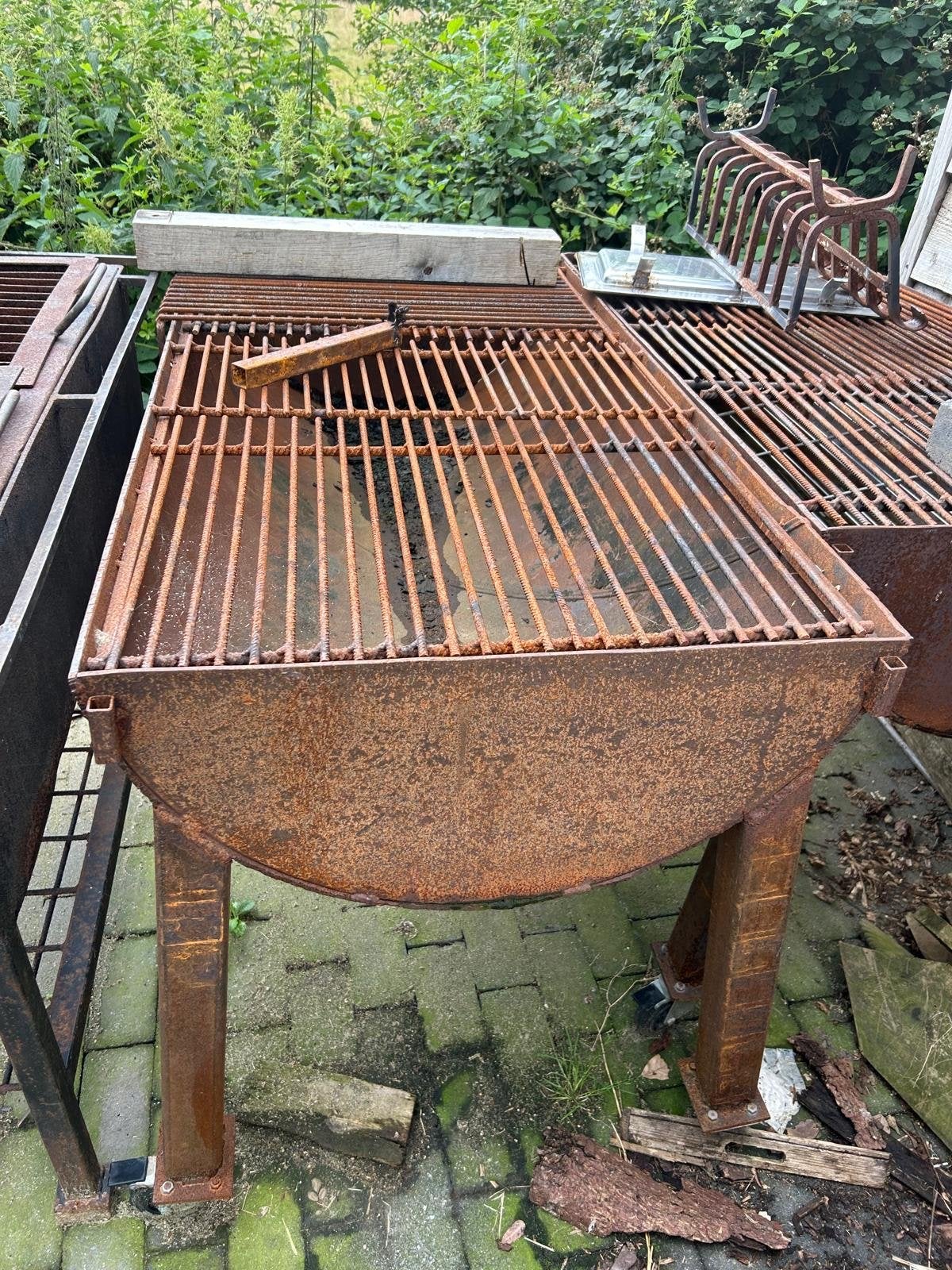 Grote robuuste barbecue/grill, ideaal voor evenementen, Tuin en Terras, Ophalen of Verzenden, Gebruikt