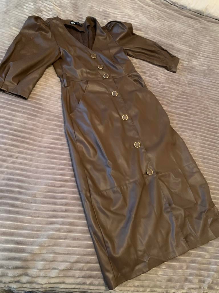 Zara Bruine Imitatieleren Jurk - Maat S, Kleding | Dames, Jurken, Maat 38/40 (M), Bruin, Ophalen of Verzenden, Zo goed als nieuw