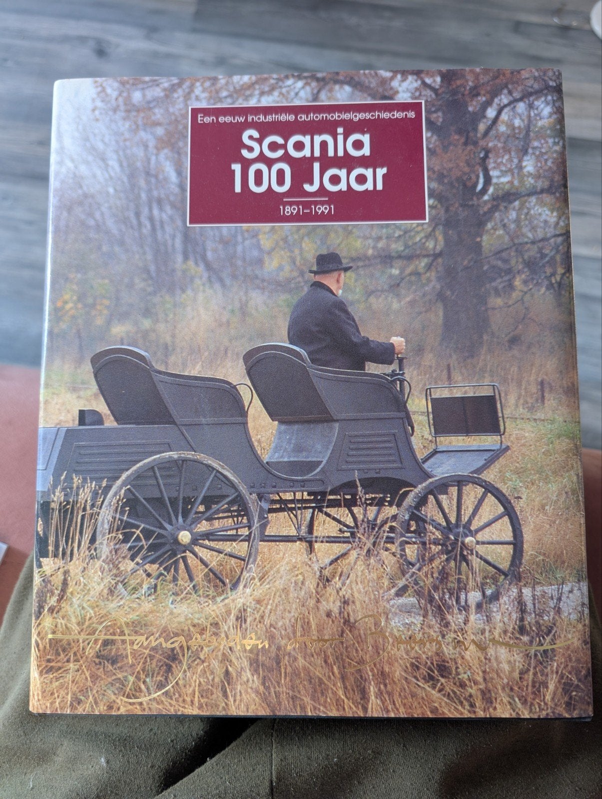 Scania 100 Jaar: Een Eeuw Industriële Automobielgeschiedenis, Ophalen of Verzenden, Zo goed als nieuw, Overige merken, Onbekend