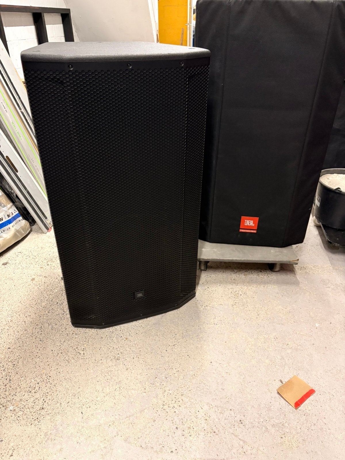 2X JBL SRX835P, JBL, Ophalen of Verzenden, Zo goed als nieuw, 120 watt of meer