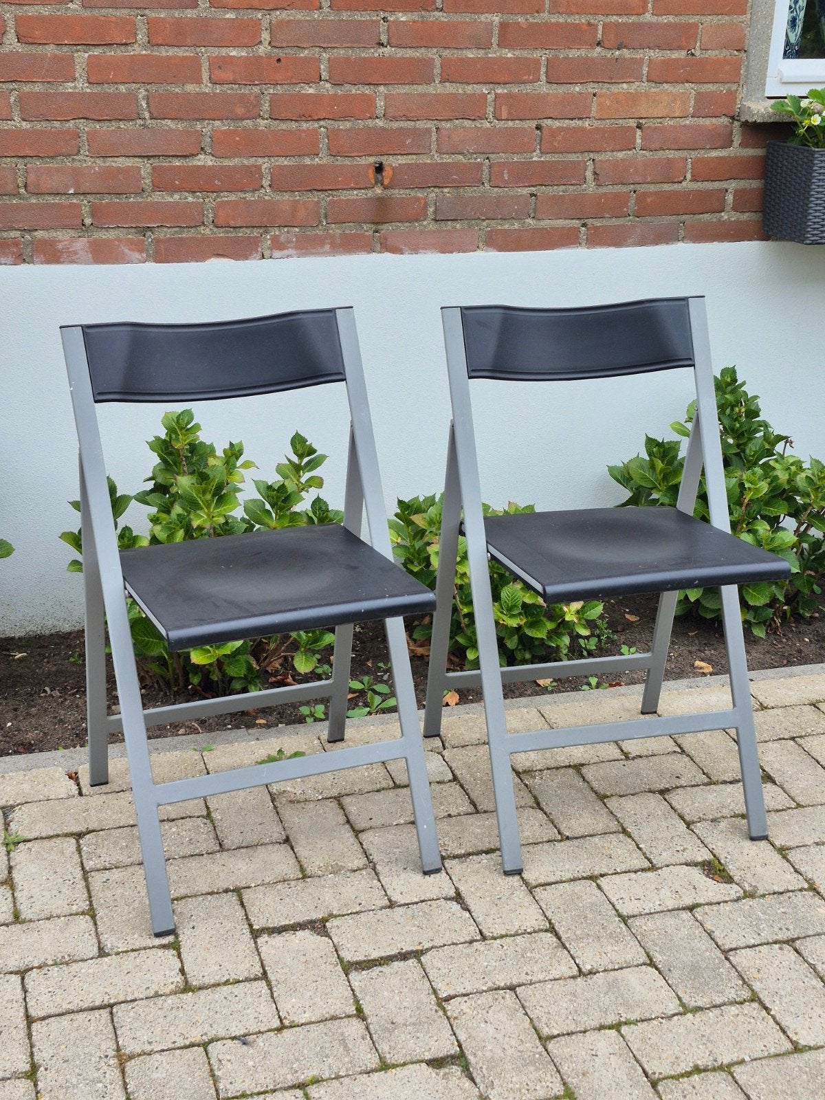 Set van 2 ultra-platte design klapstoelen setprijs, Huis en Inrichting, Stoelen, Ophalen, Twee, Zwart, Kunststof