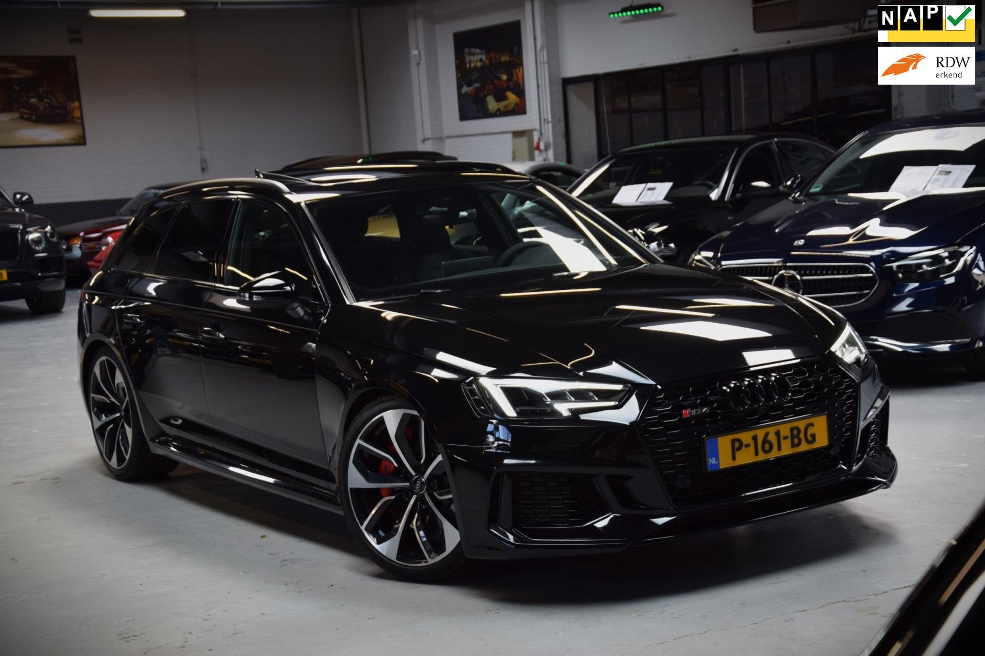 Audi RS4 Avant 2.9 TFSI RS 4 Quattro Panoramadak|Massage|Mat, Auto's, Automaat, Dealer onderhouden, Gebruikt, Zwart