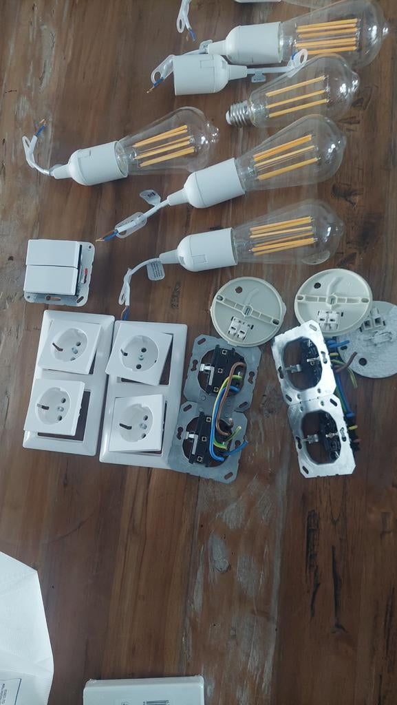 Partij schakelaars, stopcontacten en LED lampen, Ophalen of Verzenden, Gebruikt, Overige typen