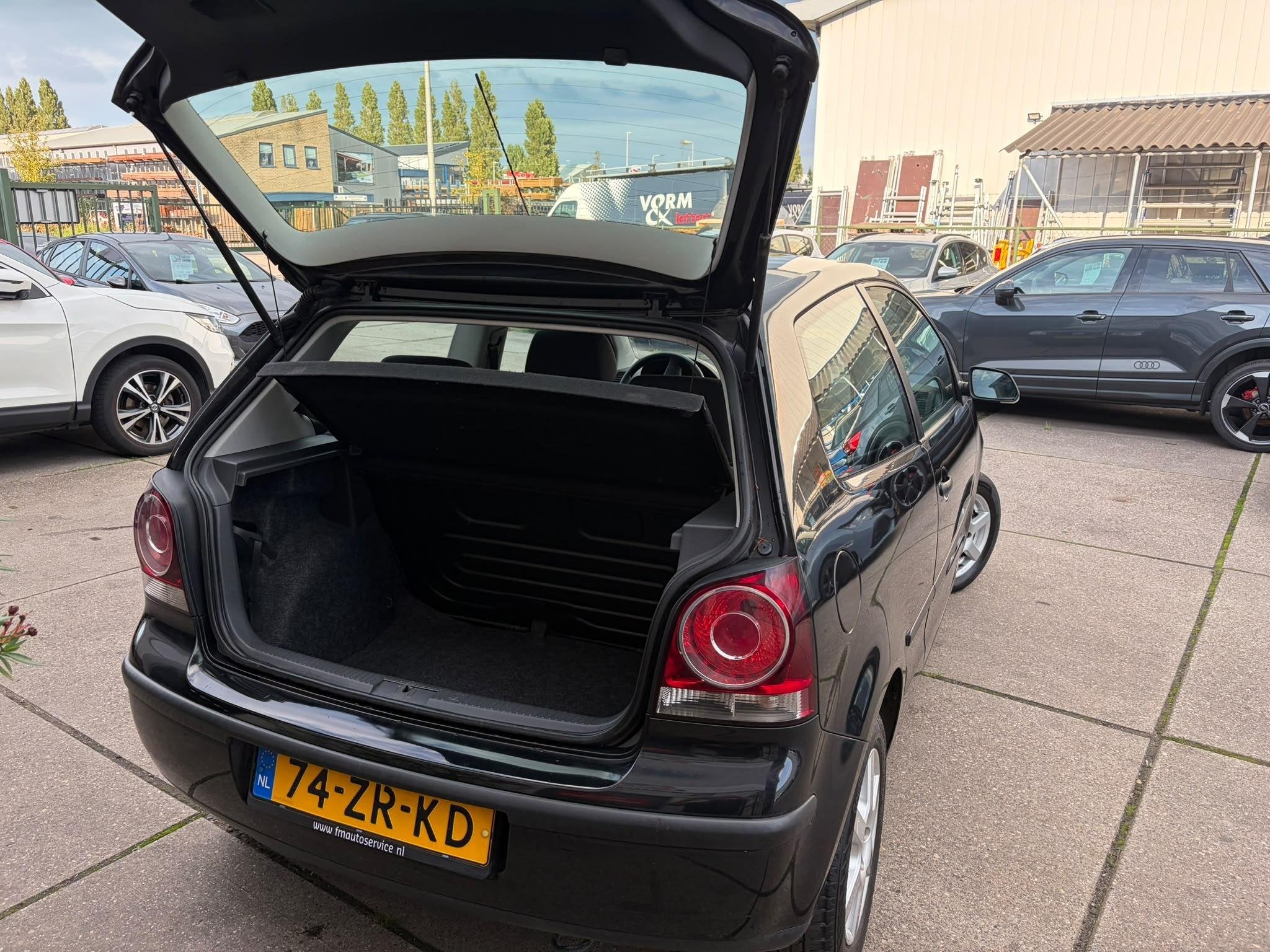 Foto 9 van Volkswagen Polo 1.2 Trendline