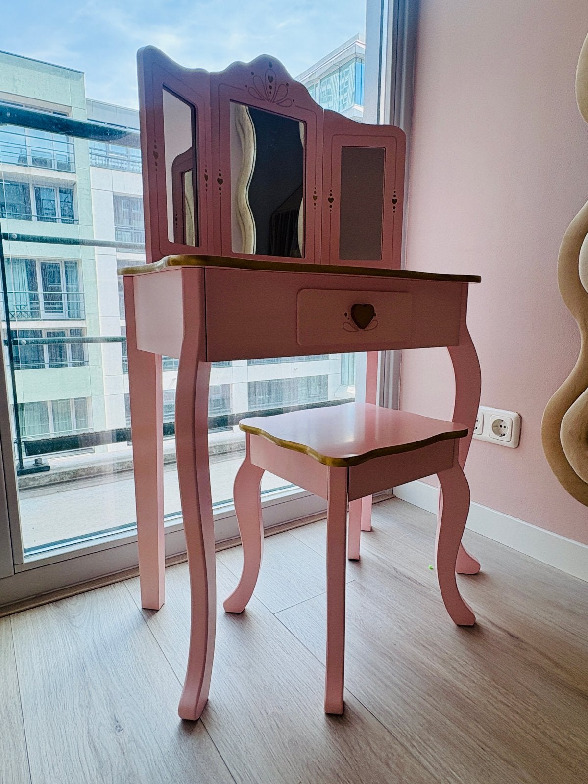Atmosphera kaptafel roze met goud met krukje voor kinderen, Ophalen, Gebruikt, Tafel(s) en Stoel(en)