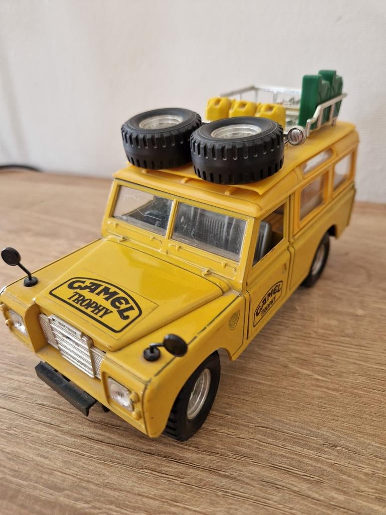Camel Trophy auto Burago 1/24, Ophalen, Auto