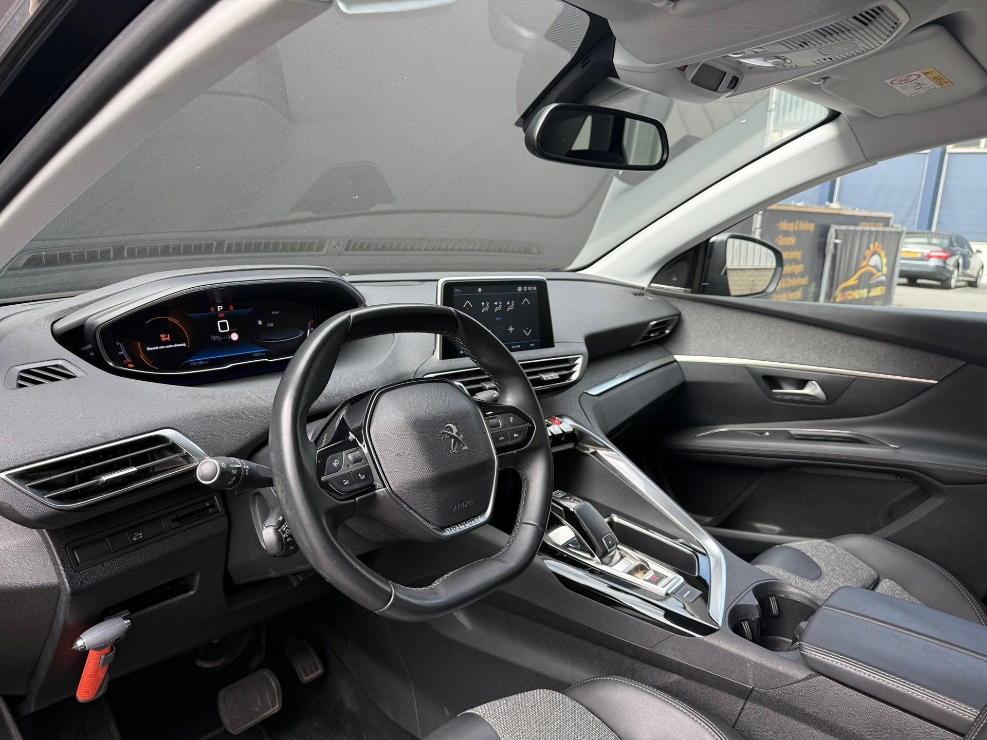 Peugeot 3008 1.2 PureTech Blue Lease Premium Avantage, Auto's, Gebruikt, 1199 cc, Leder en Stof, Zwart