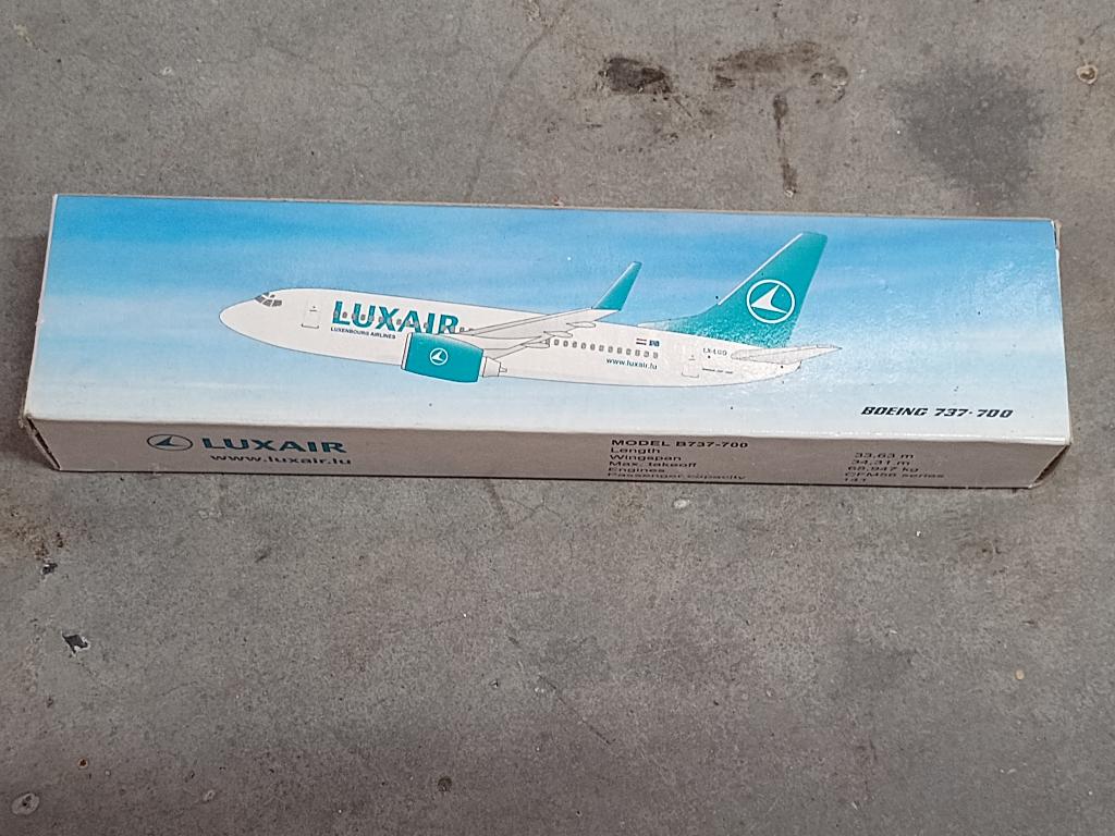 Schaalmodel Luxair Boeing 737 700 NIEUW, Verzamelen, Luchtvaart en Vliegtuigspotten, Ophalen of Verzenden, Nieuw, Schaalmodel