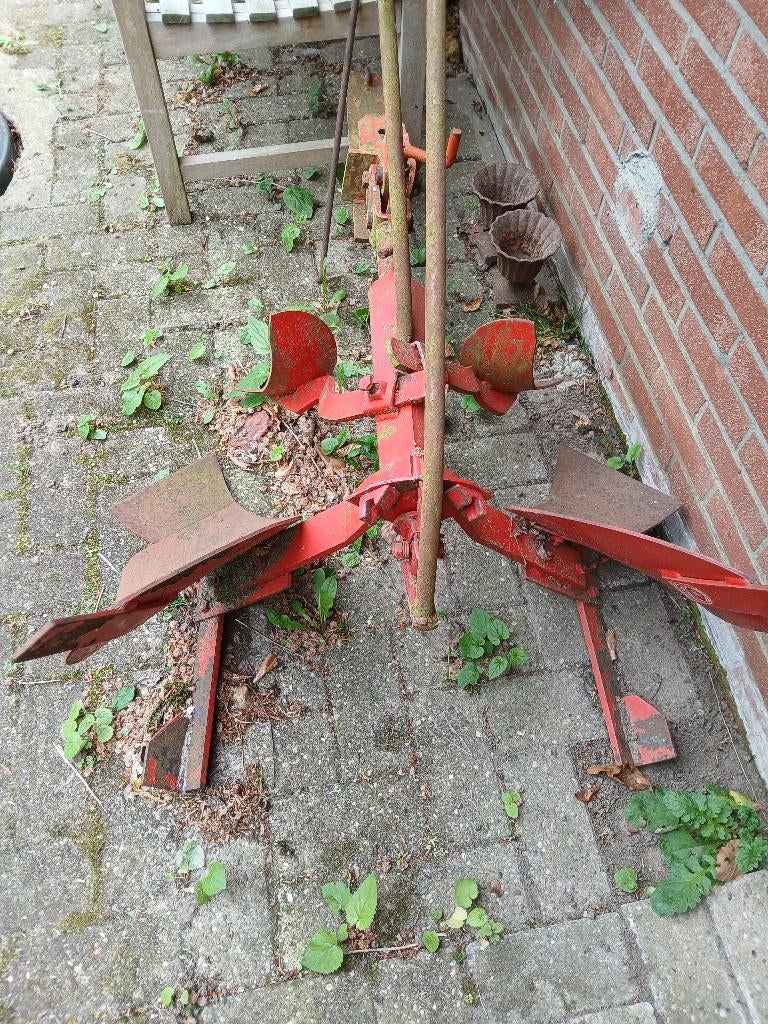 2 scharig kantel ploeg minitractor Siekman, Ophalen, Grondbewerking