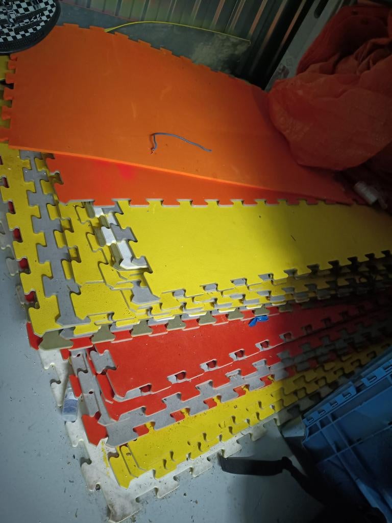 32 puzzelmatten 100x100cm - zo goed als nieuw, Ophalen