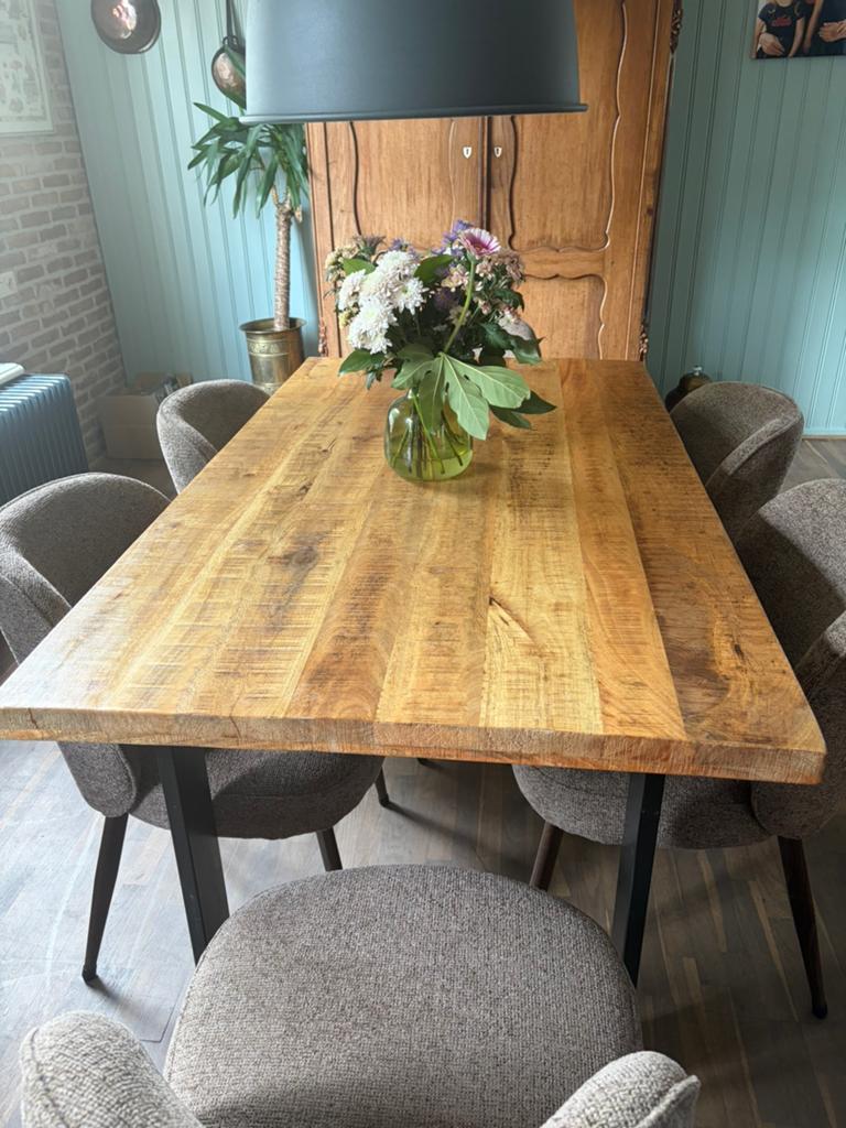 Eettafel massief mangohout met metalen poten britt 1.60x90, Huis en Inrichting, Tafels | Eettafels, Ophalen, Gebruikt, Mangohout