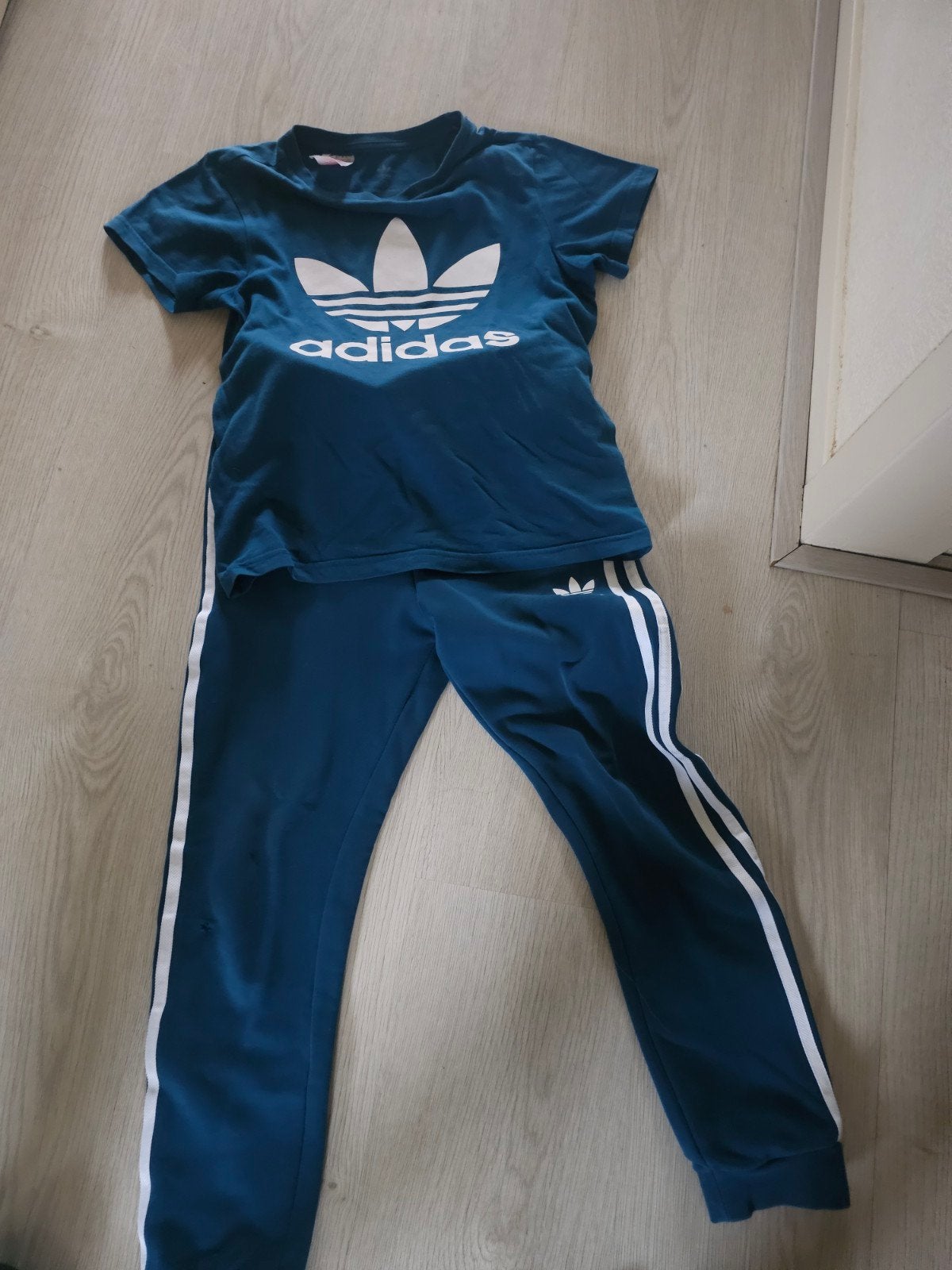 Adidas trainingspak voor kinderen - maat 140 (9-10 jaar), Adidas, Gebruikt, Jongen of Meisje, Ophalen of Verzenden