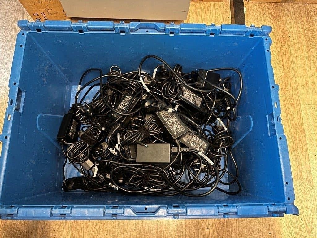 Partij Originele HP AC Adapter 65 Watt blue-pin, Computers en Software, Laptop-opladers, Ophalen of Verzenden, Zo goed als nieuw