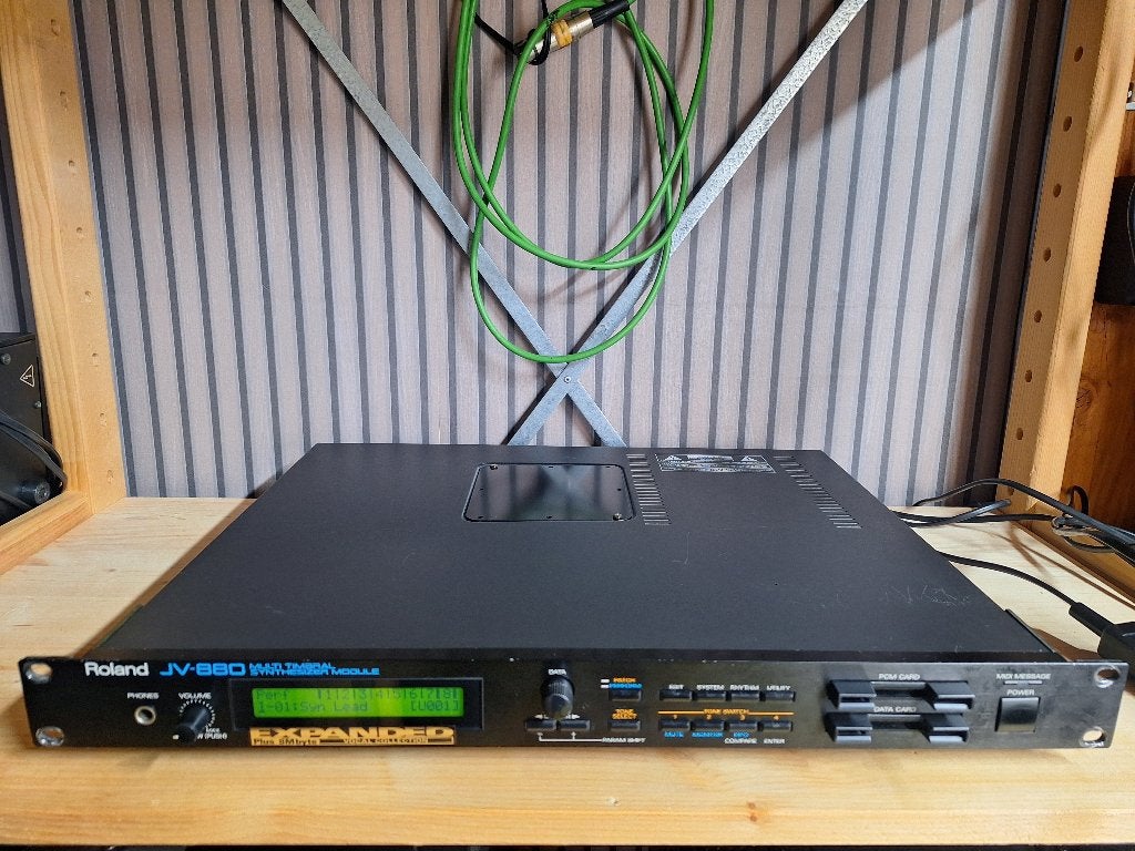 Roland JV880 soundmodule, Ophalen of Verzenden, Gebruikt, Roland