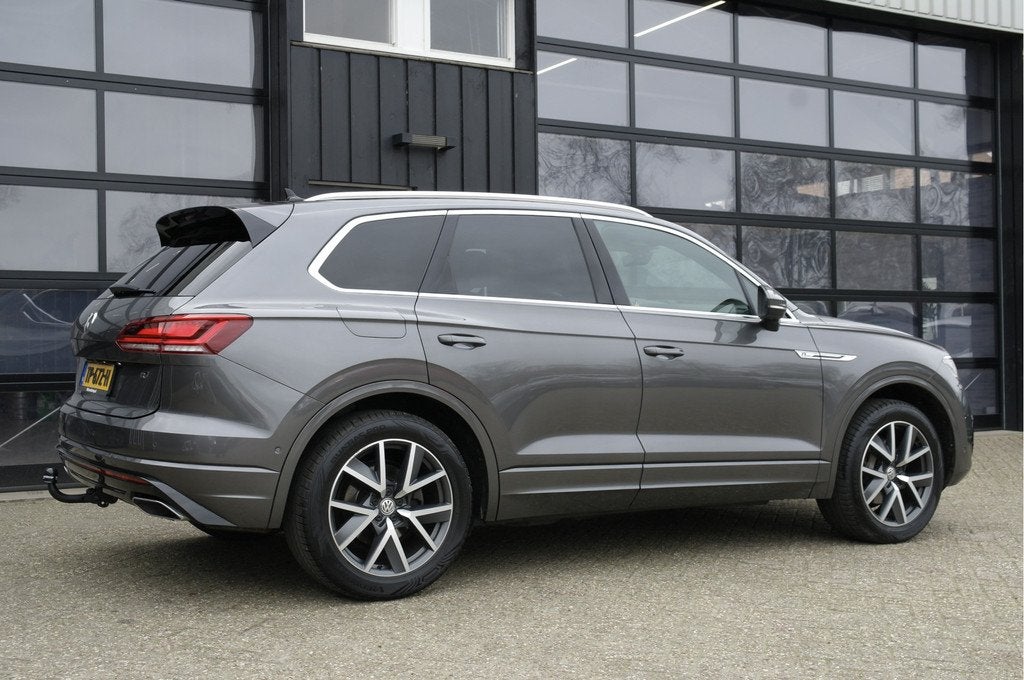Volkswagen Touareg 3.0 TDI R-Line Automaat | VERKOCHT, Auto's, Volkswagen, 15 km/l, Gebruikt, 241 €/maand, Bedrijf