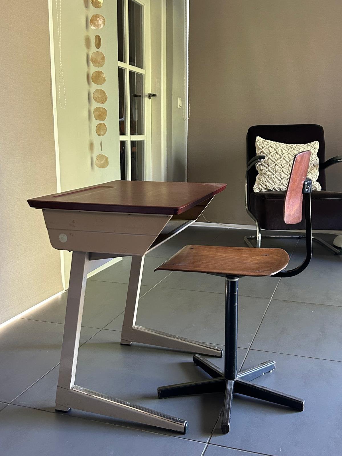 Oud schoolbankje met draaistoel, Ophalen, Gebruikt, 60 cm, Metaal