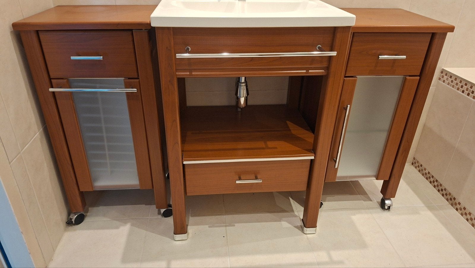 badkamer meubels ophalen in Hoogvliet, Ophalen, (Half)hoge kast, 50 tot 100 cm, Minder dan 100 cm