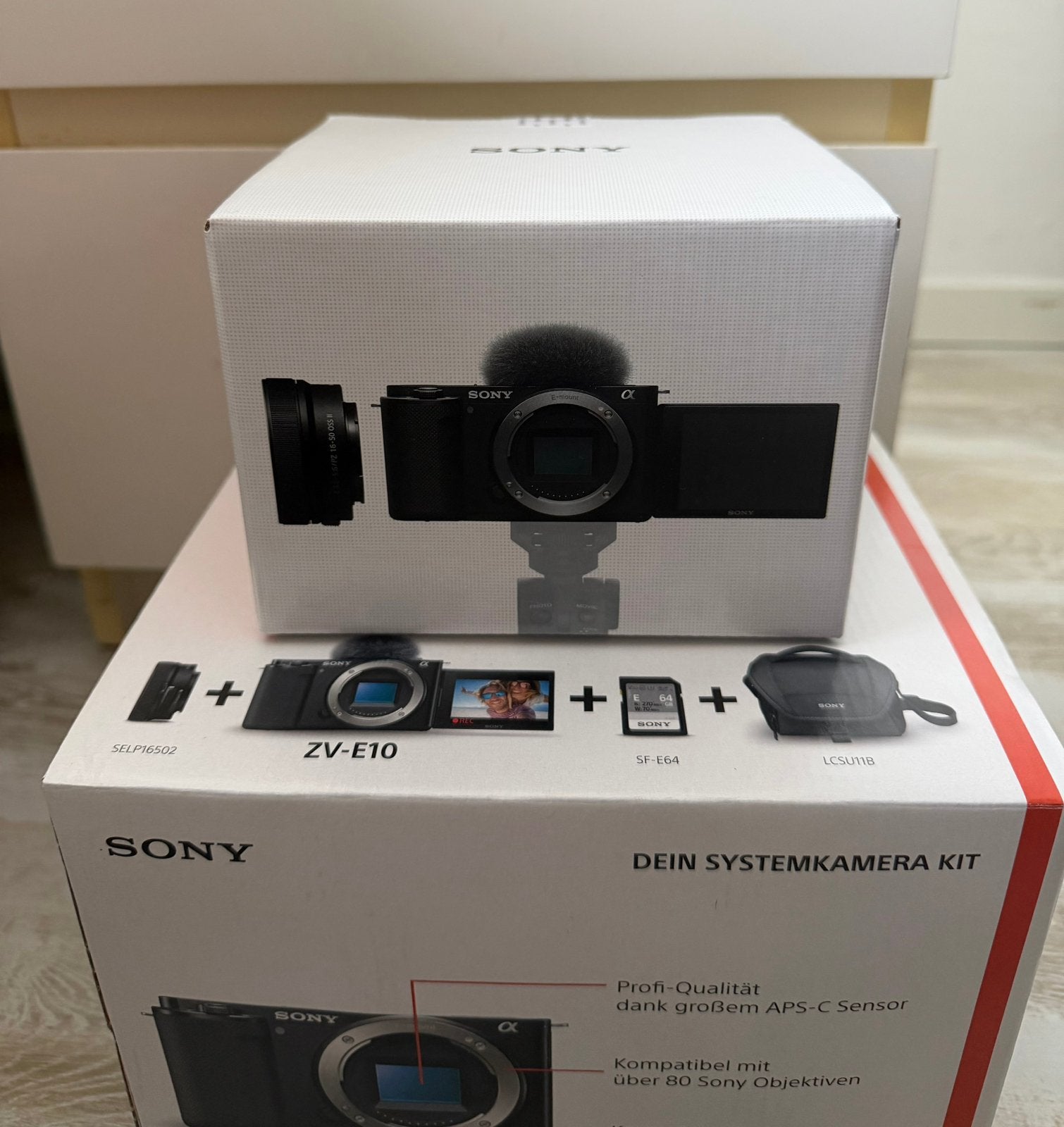 Foto 13 van Sony ZV-E10 (Nieuwstaat), SmallRig Cage, 256GB SD & accu’s