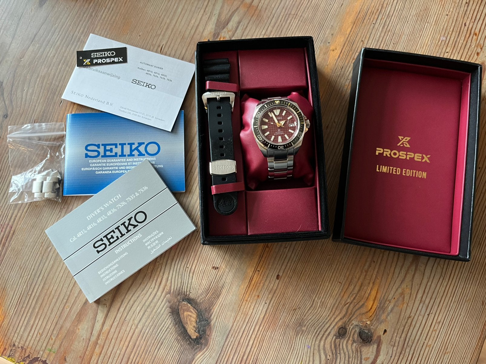 SEIKO SAMURAI LIMITED EDITION “SHU-IRO” SRPH61K1, Ophalen of Verzenden, Zo goed als nieuw, Staal, Seiko