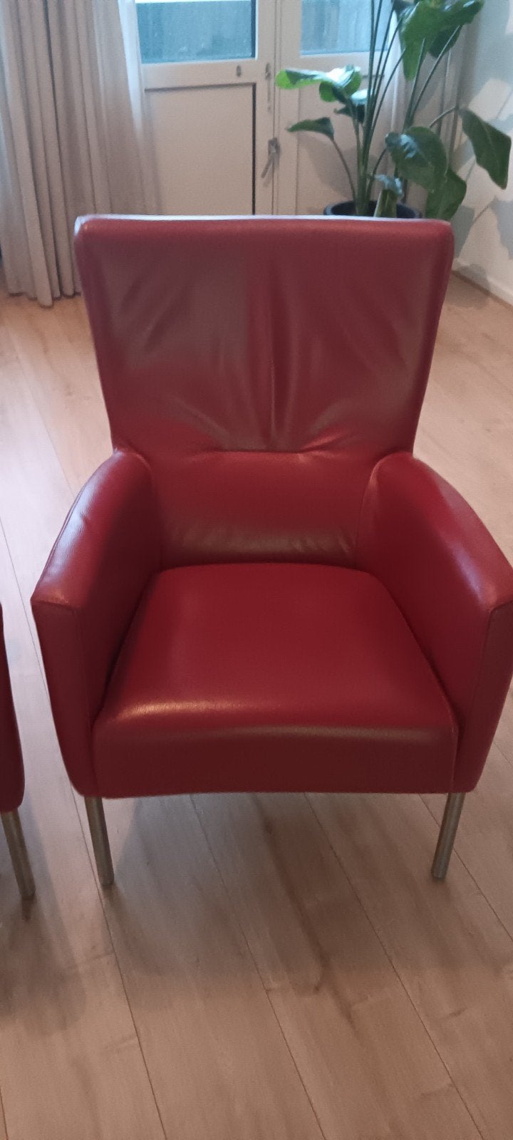 Bree's New World - twee rode leren fauteuils - comfortabel e, Ophalen, Gebruikt, Twee, Modern
